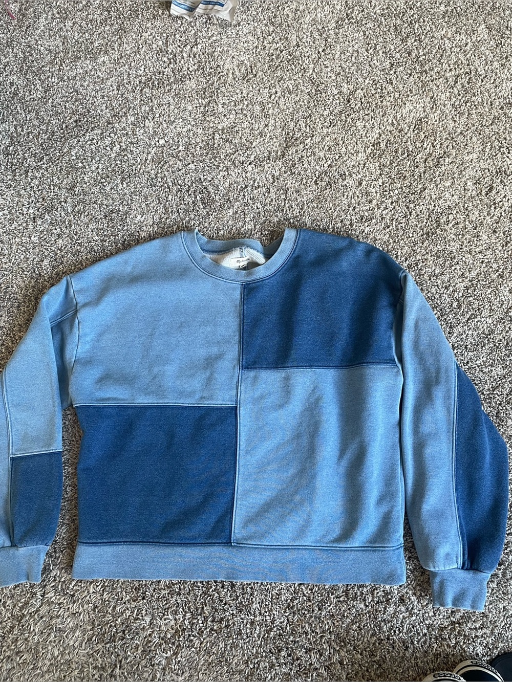 Madewell Woman’s Sweater in SZ M in gently used condition